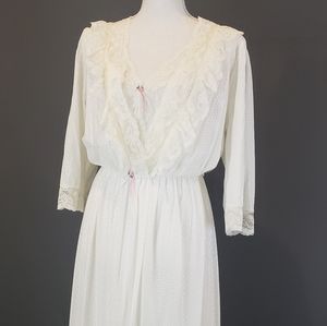 Vintage Texsheen white robe and gown set